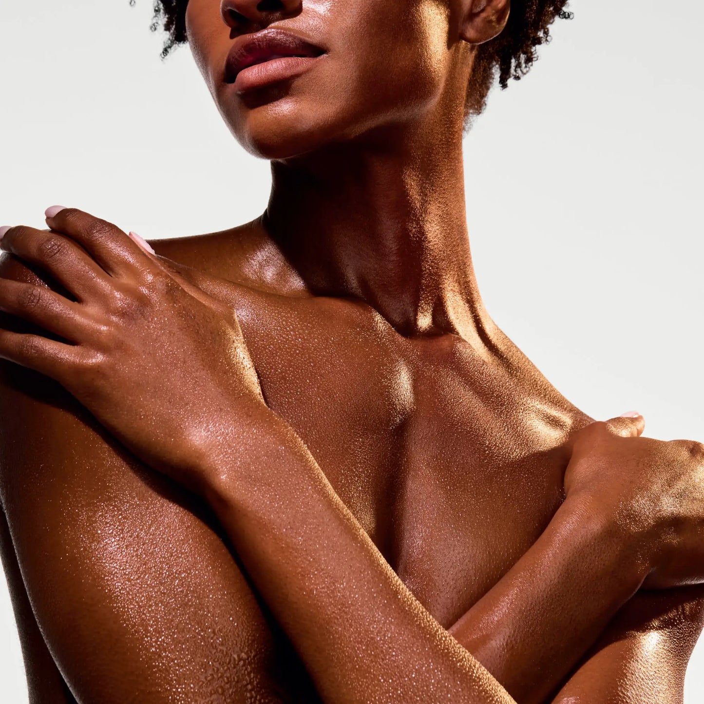 the-glow-getter-multi-oil-body-scrub-w2 NATR-40028-Alt-Image-The_Glow_Getter_Multi-Oil_Body_Scrub-06_1.webp