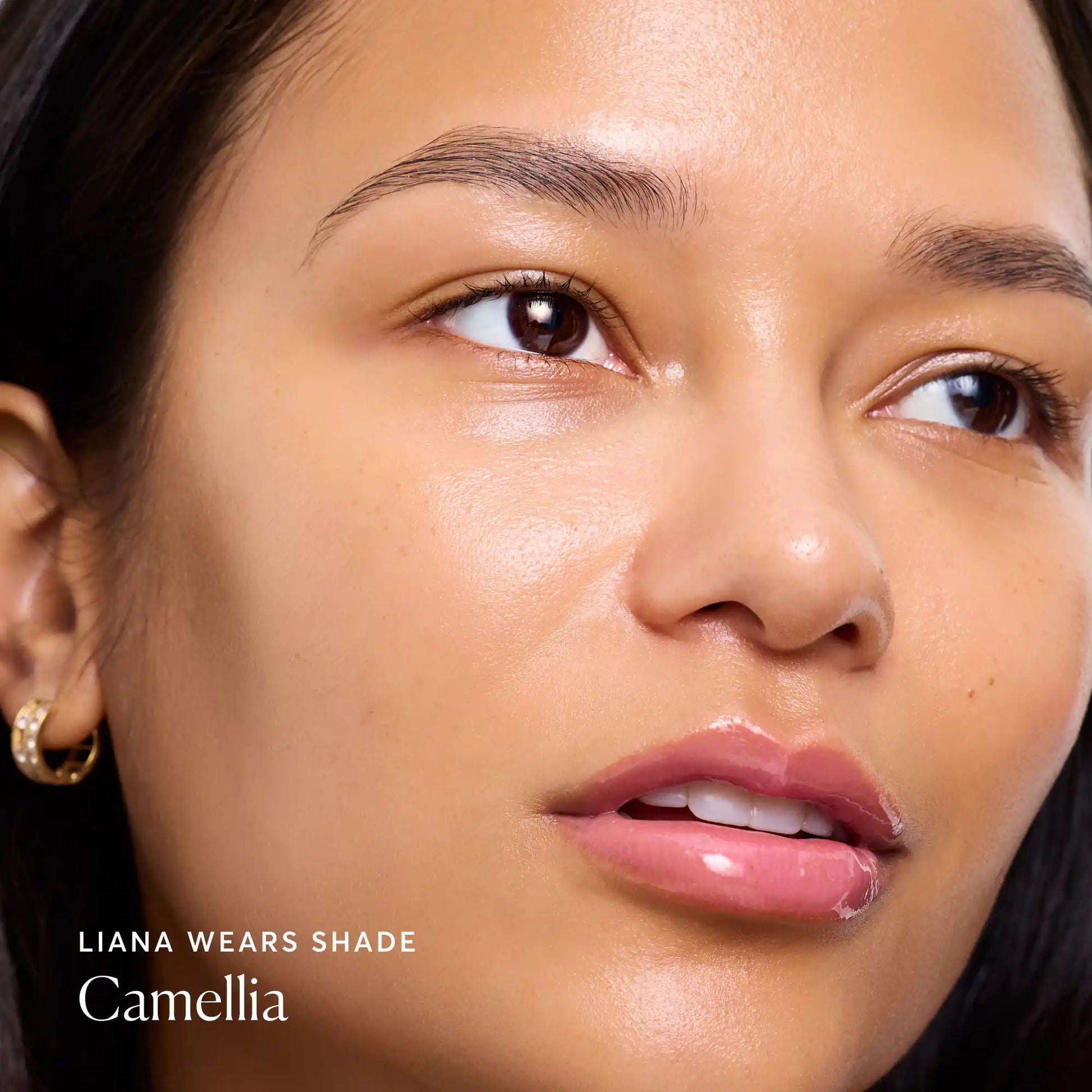 phyto-glow-lip-balm-camellia-q5 NATR-60075-Alt-Images-Phyto-Glow-Lip-Balm-Camellia-04.webp